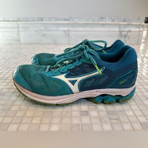 Mizuno Women’s Wave Rider 21 Running Shoes